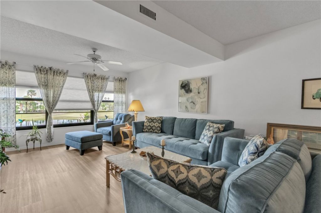 38 Plantation Drive, Unit 202, Vero Beach, FL 32966 Photo