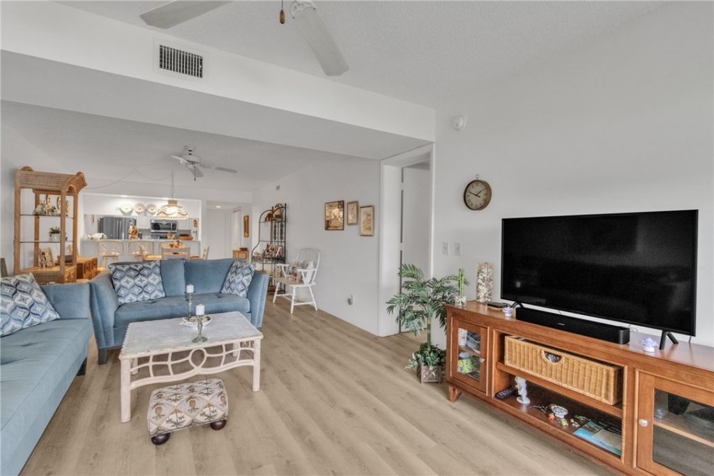 38 Plantation Drive, Unit 202, Vero Beach, FL 32966 Photo