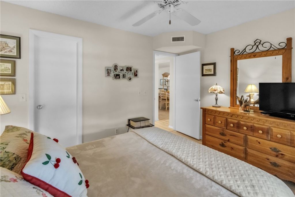 38 Plantation Drive, Unit 202, Vero Beach, FL 32966 Photo