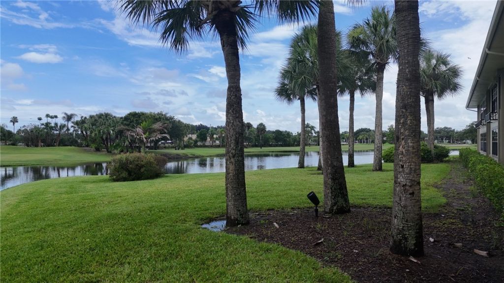 38 Plantation Drive, Unit 202, Vero Beach, FL 32966 Photo