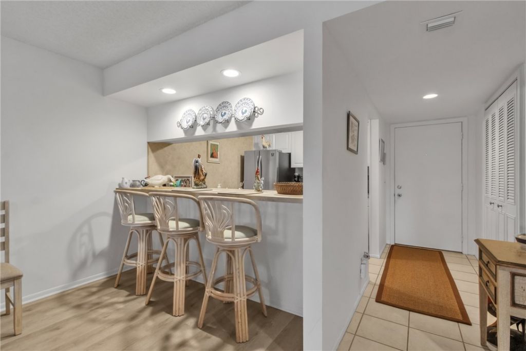 38 Plantation Drive, Unit 202, Vero Beach, FL 32966 Photo