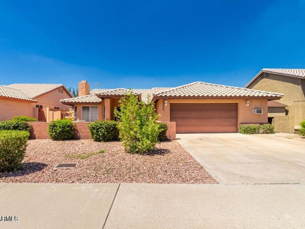 1924 E SHARON Drive, Phoenix, AZ 85022