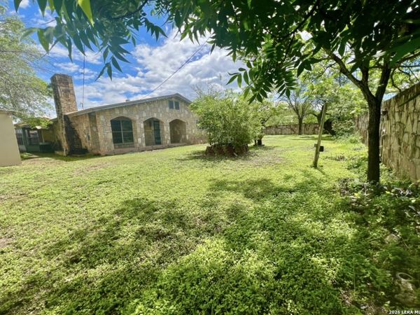 202 W Veltman St, Brackettville, TX 78832