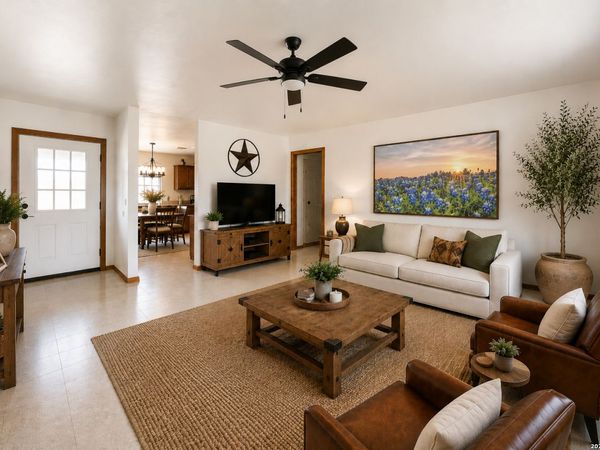 909 Houston, Castroville, TX 78009