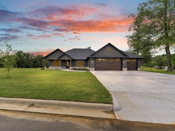 105 Laurie Dr, Mena, AR 71953
