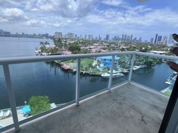 2841 NE 163rd Street, Unit 901, North Miami Beach, FL 33160