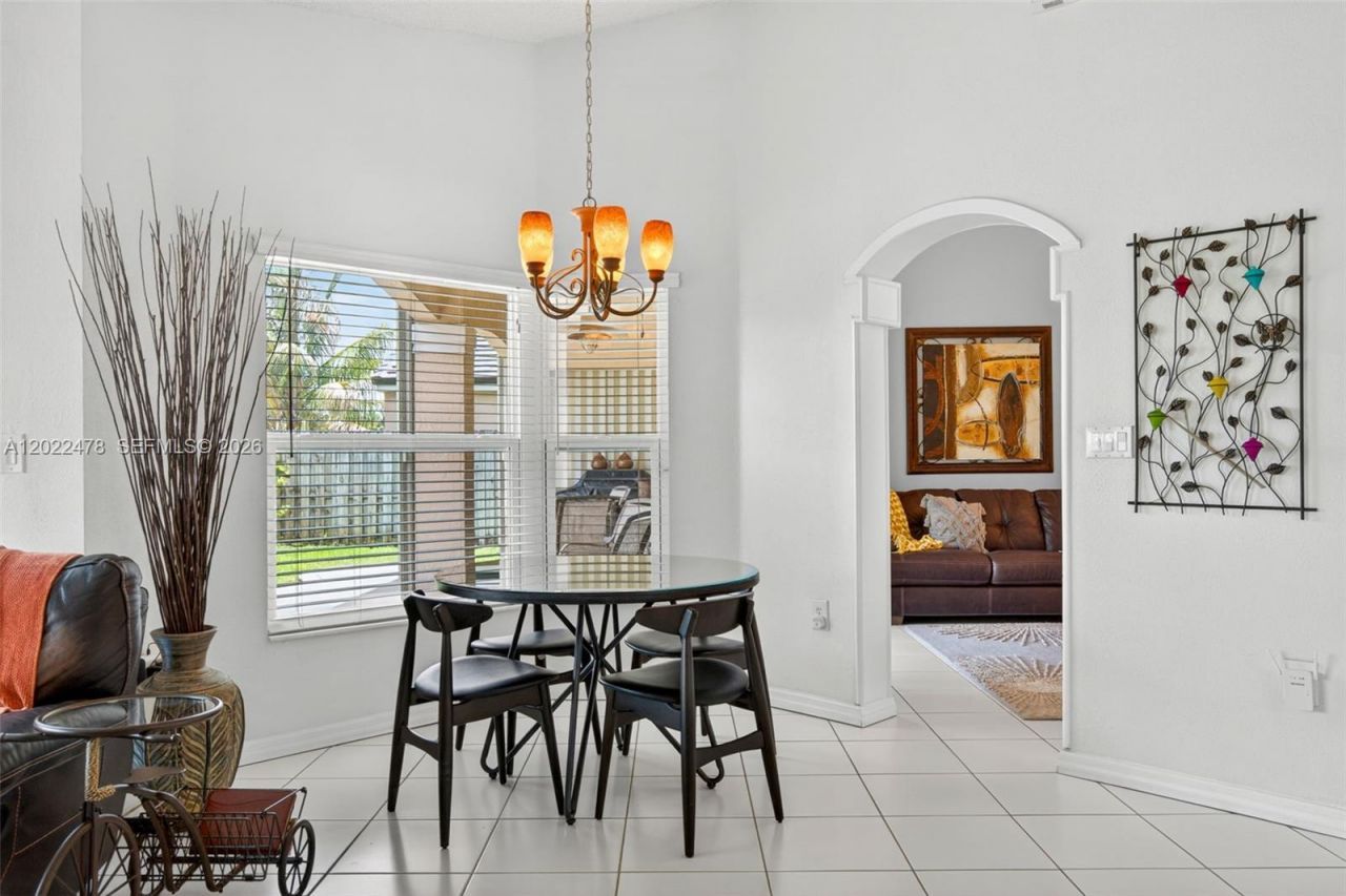15891 SW 84th St, Miami, FL 33193 Photo