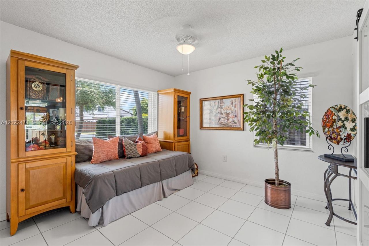 15891 SW 84th St, Miami, FL 33193 Photo
