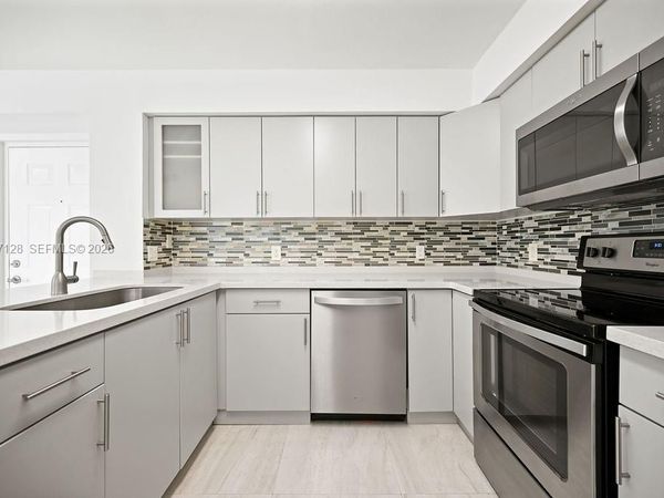 4420 NW 107th Ave , Unit 107, Doral, FL 33178