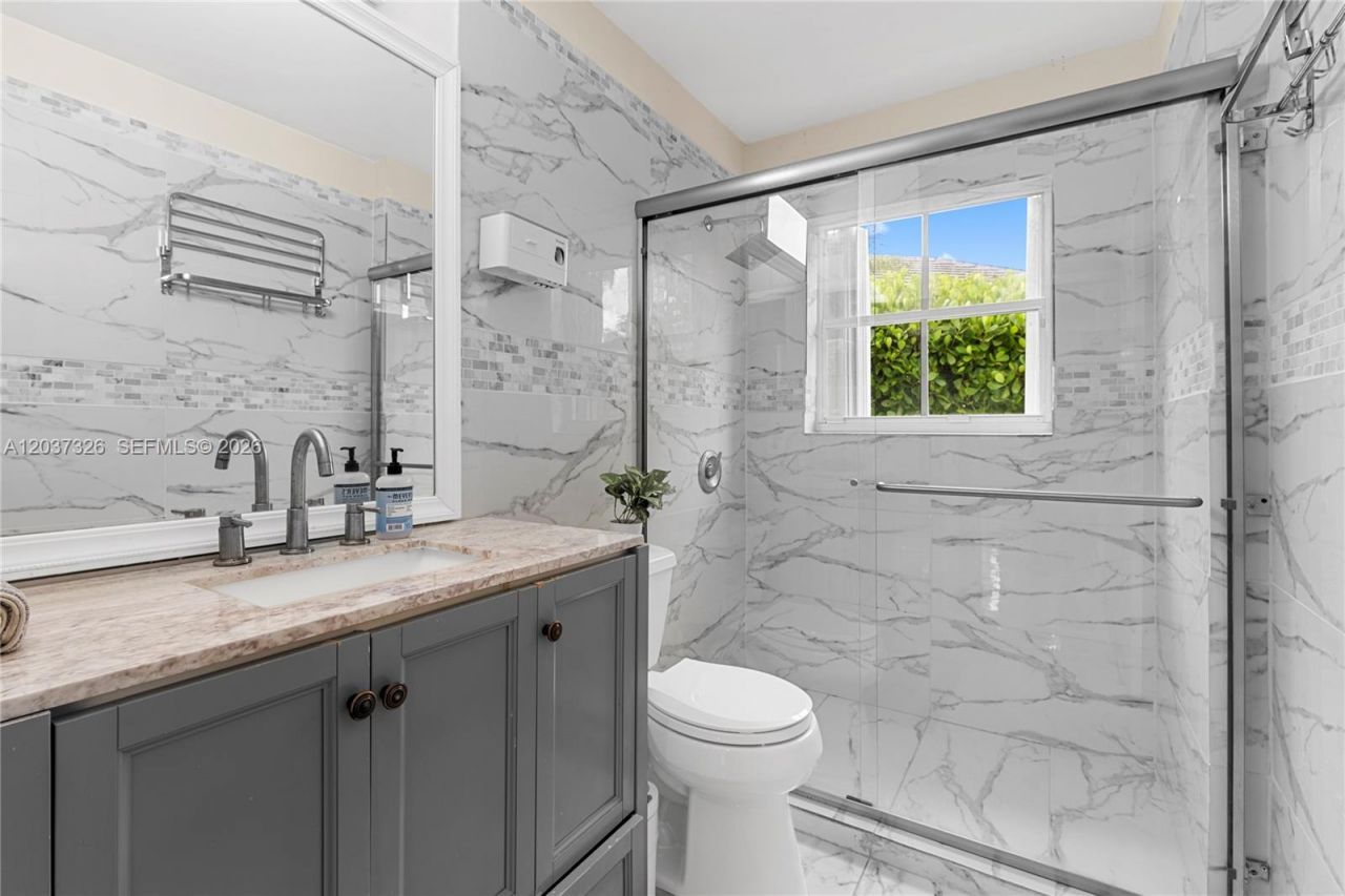 649 Willow Bend Rd , Weston, FL 33327 Photo