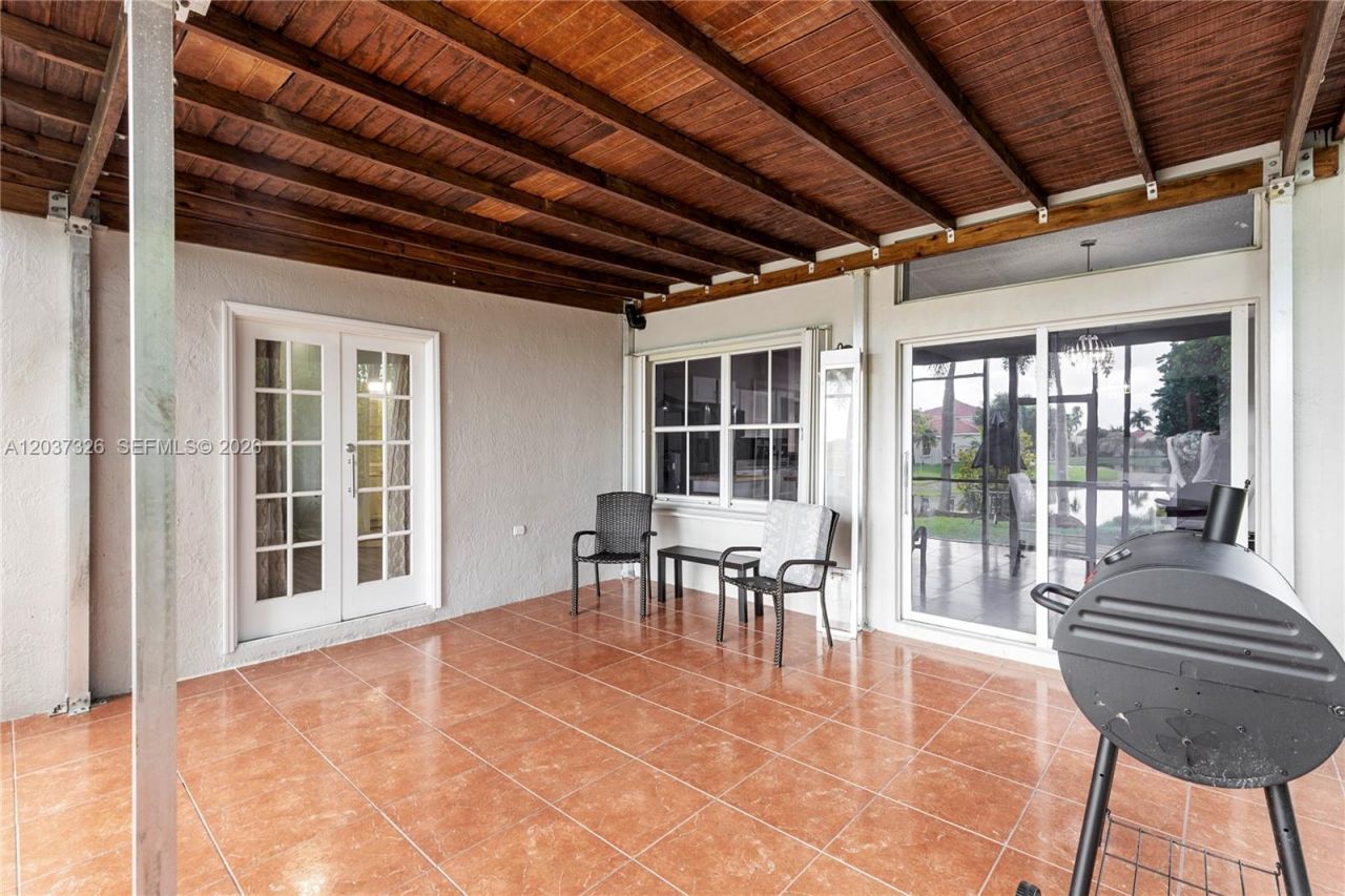 649 Willow Bend Rd , Weston, FL 33327 Photo
