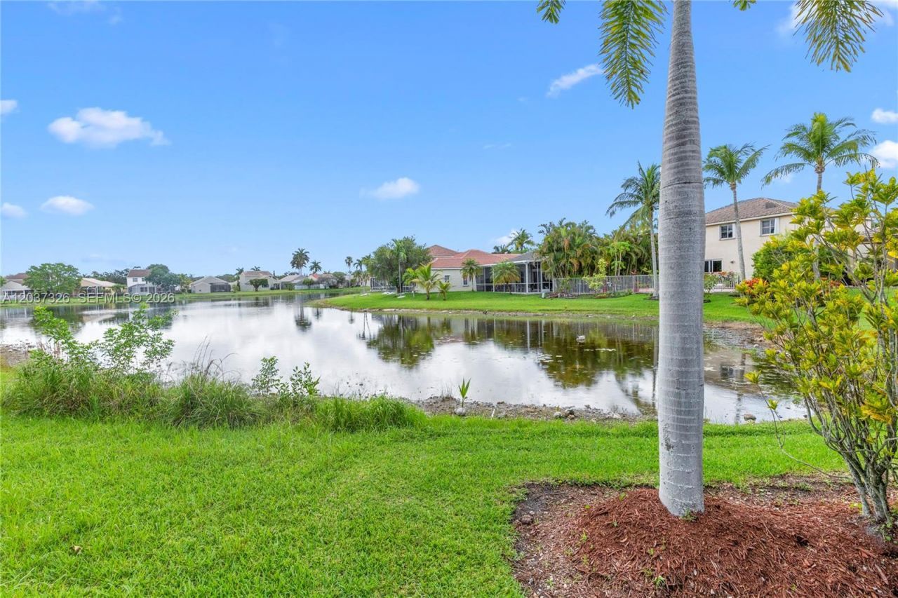 649 Willow Bend Rd , Weston, FL 33327 Photo