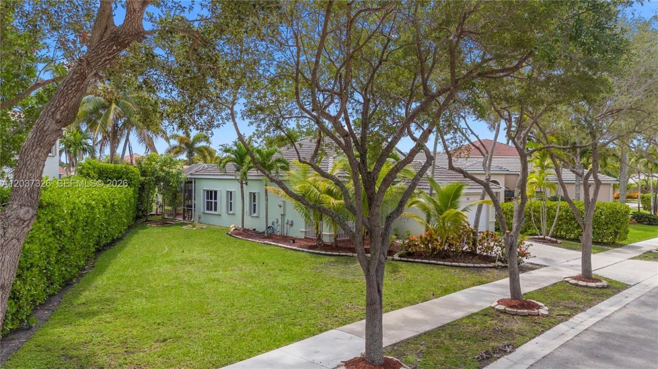649 Willow Bend Rd , Weston, FL 33327 Photo