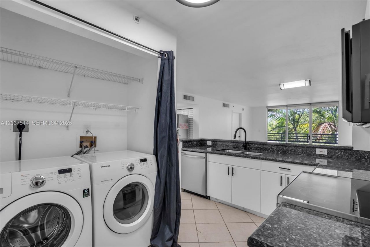 1401 Bay Rd, Unit 409, Miami Beach, FL 33139 Photo
