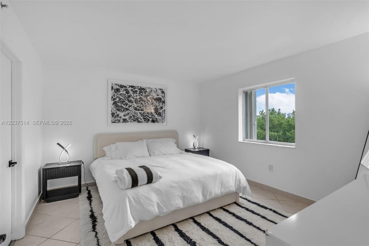 1401 Bay Rd, Unit 409, Miami Beach, FL 33139 Photo