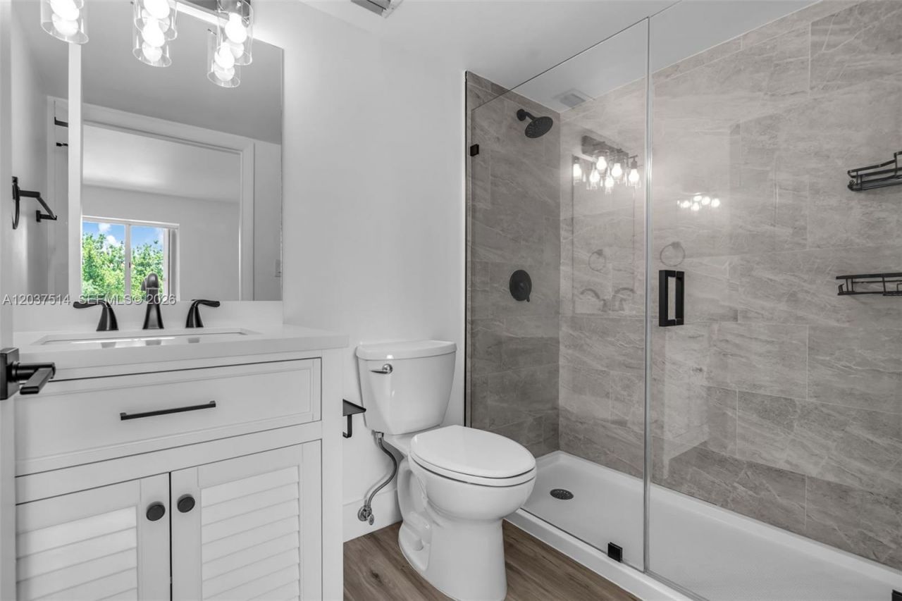 1401 Bay Rd, Unit 409, Miami Beach, FL 33139 Photo