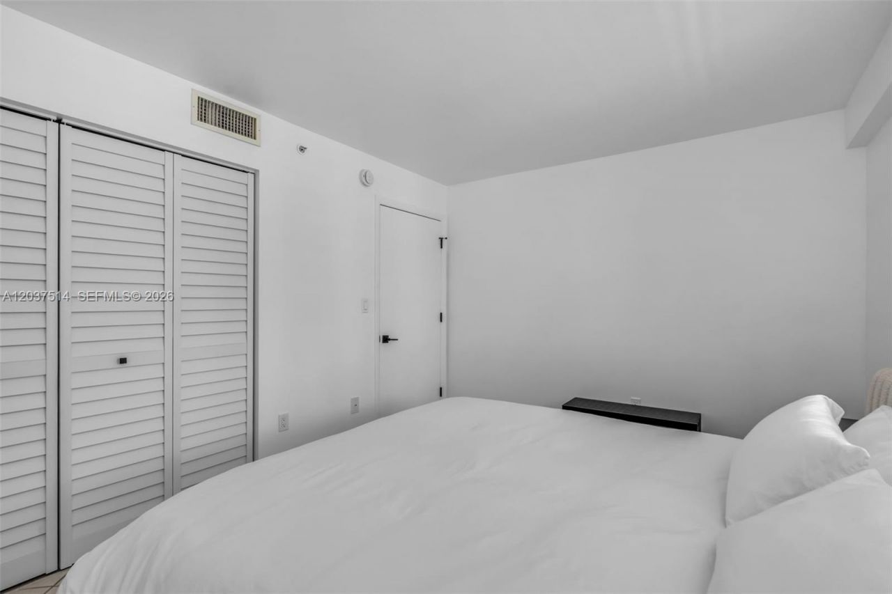 1401 Bay Rd, Unit 409, Miami Beach, FL 33139 Photo