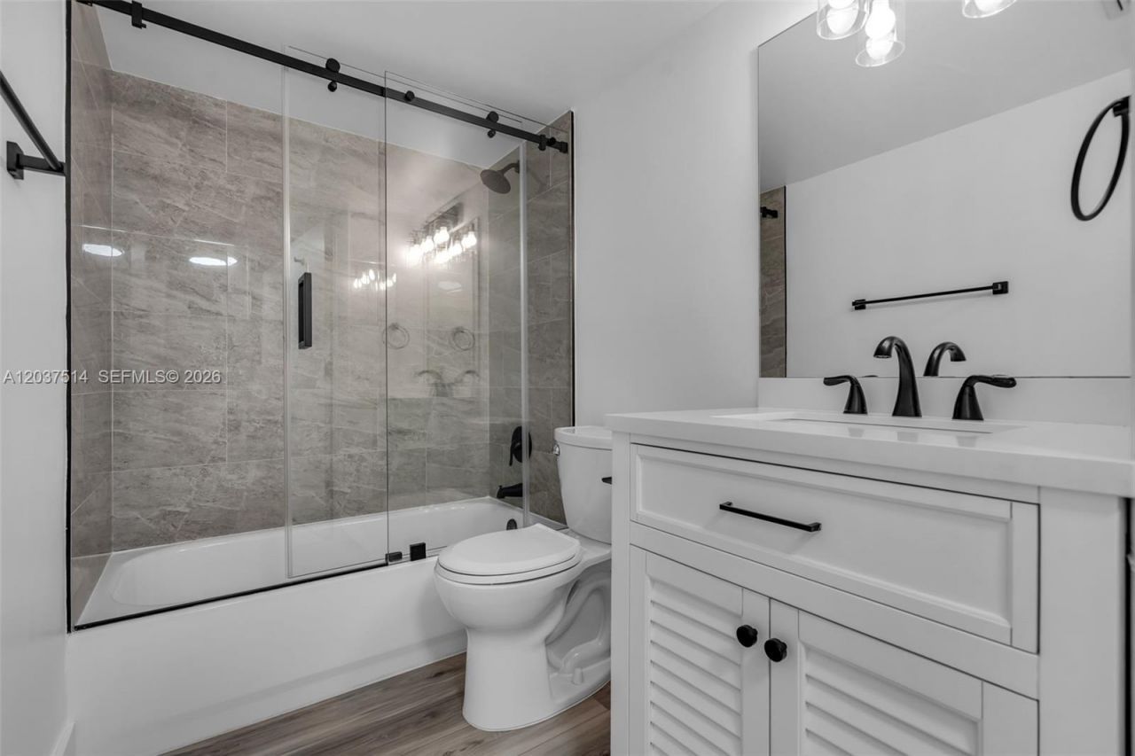 1401 Bay Rd , Unit 409, Miami Beach, FL 33139 Photo