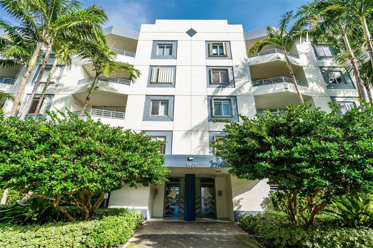 1401 Bay Rd, Unit 409, Miami Beach, FL 33139 Photo