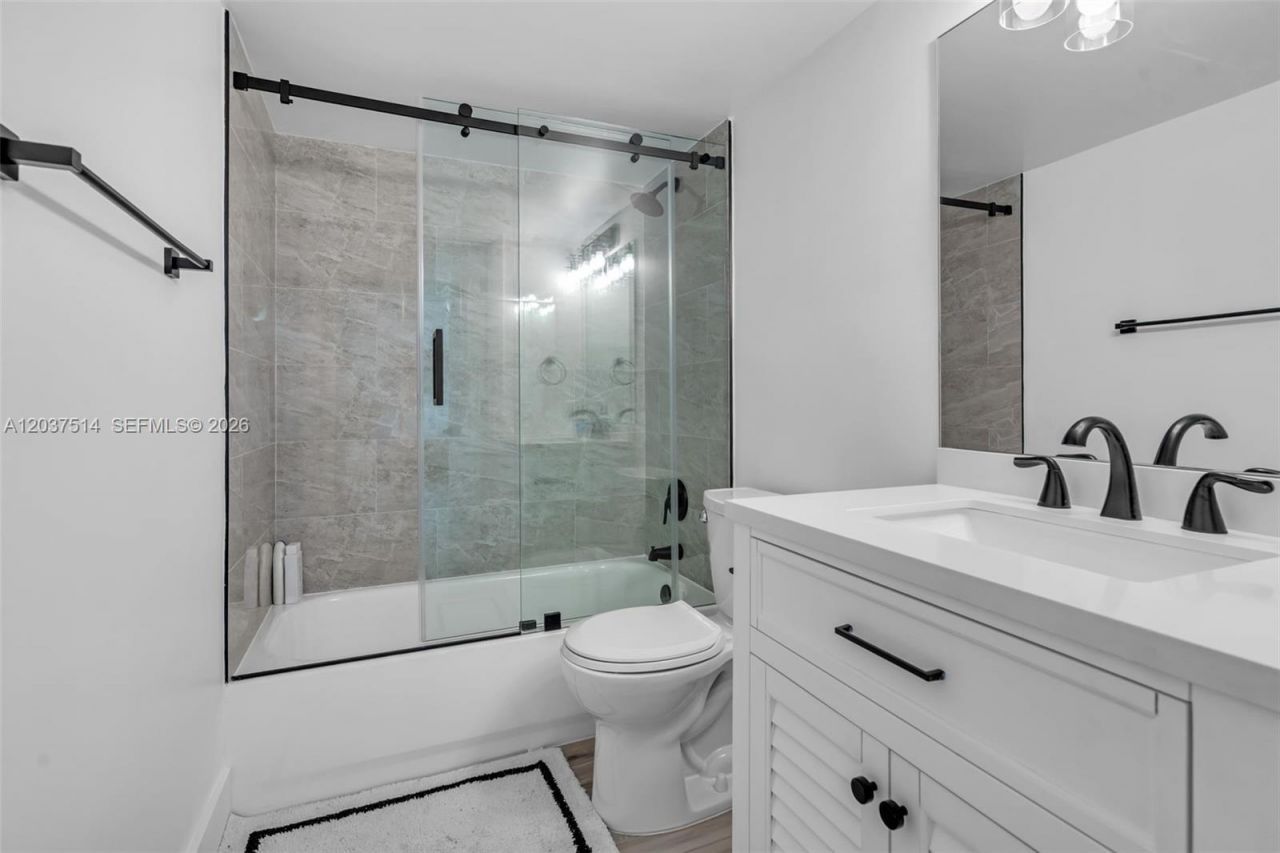 1401 Bay Rd, Unit 409, Miami Beach, FL 33139 Photo