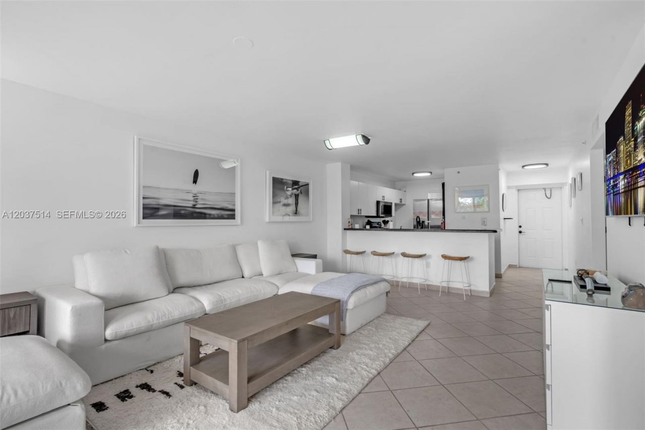 1401 Bay Rd, Unit 409, Miami Beach, FL 33139 Photo