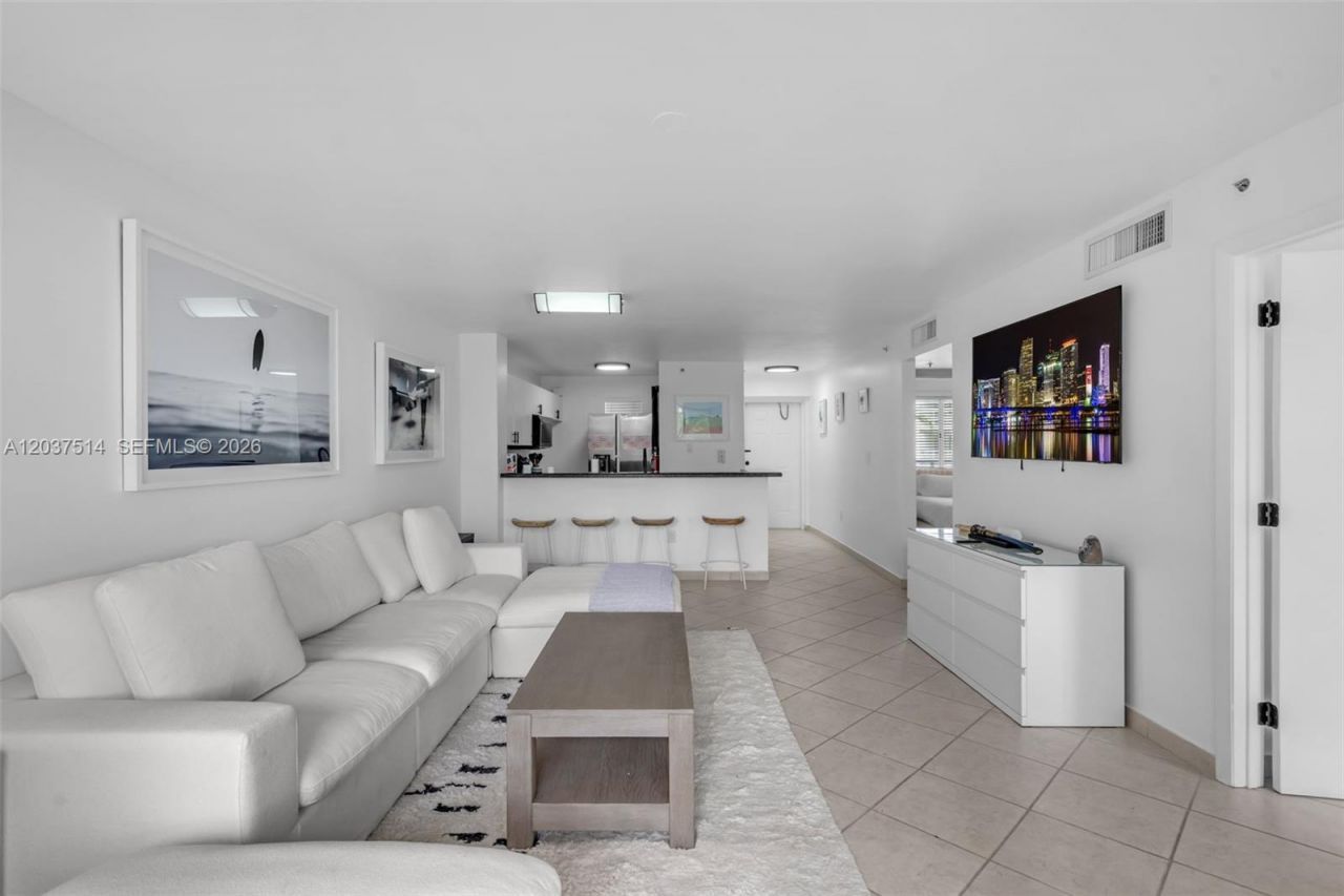 1401 Bay Rd, Unit 409, Miami Beach, FL 33139 Photo