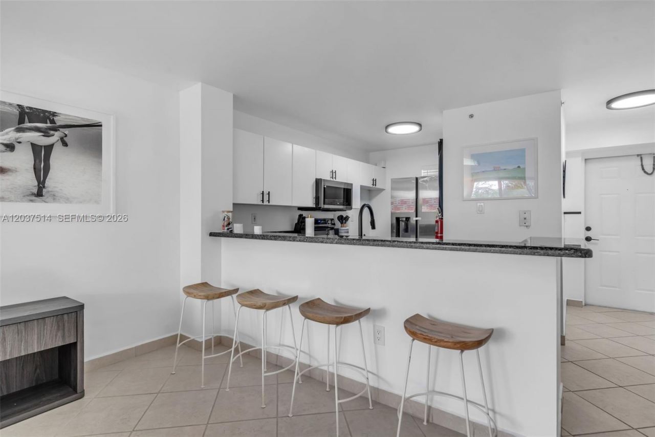 1401 Bay Rd, Unit 409, Miami Beach, FL 33139 Photo