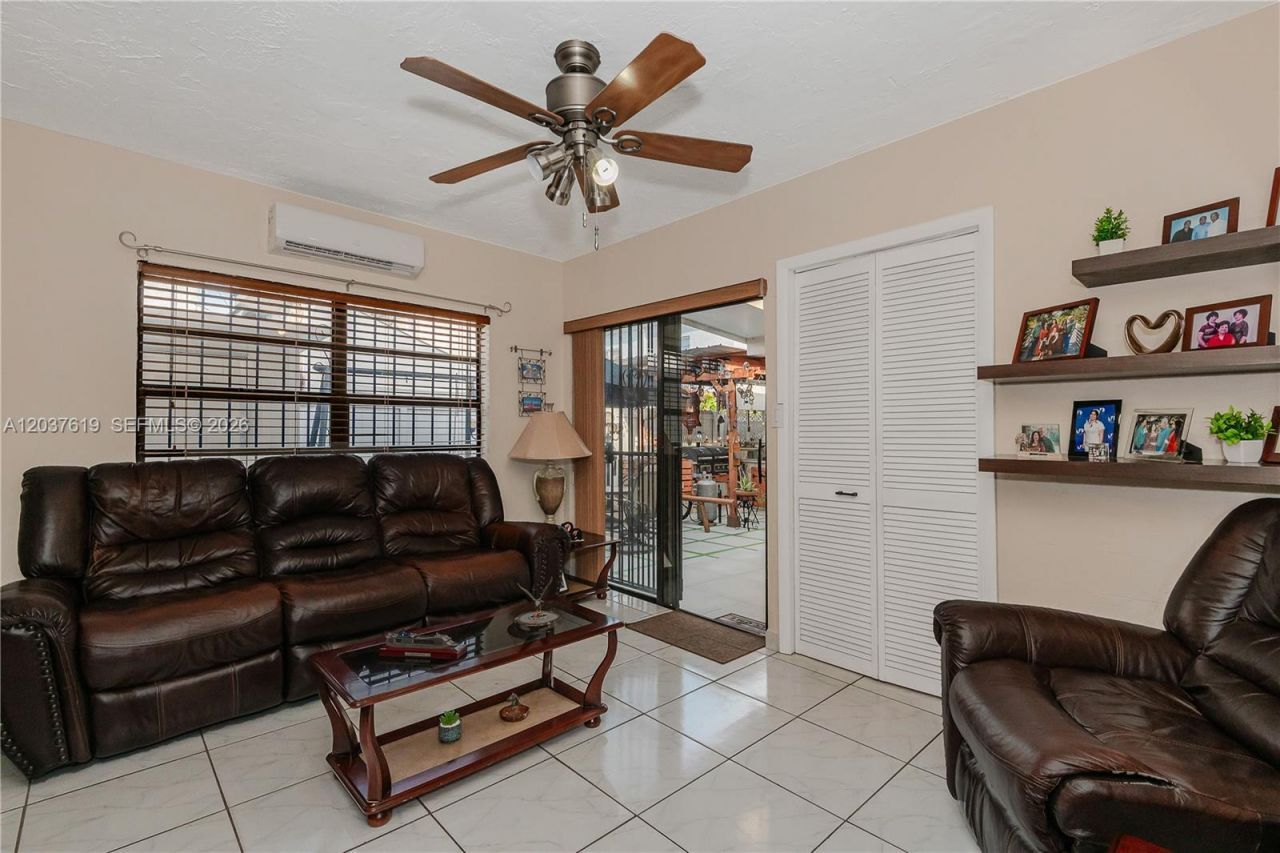 1052 W 79th St , Unit 11, Hialeah, FL 33014 Photo