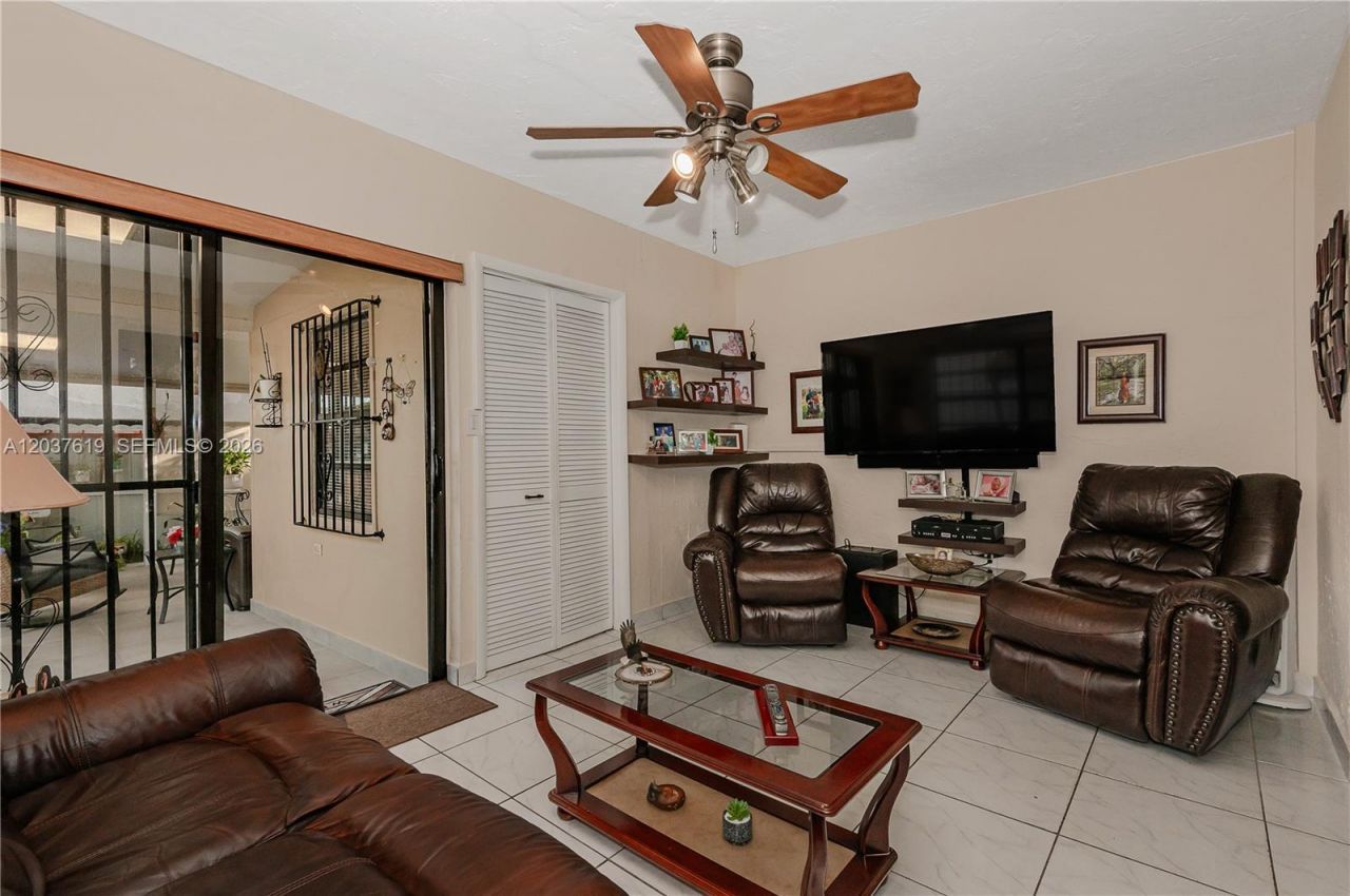 1052 W 79th St , Unit 11, Hialeah, FL 33014 Photo