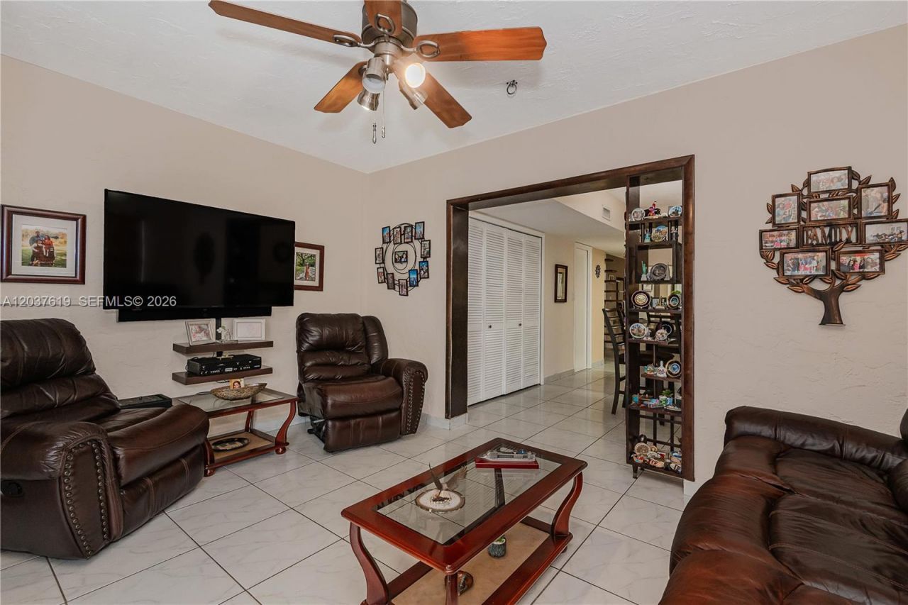 1052 W 79th St , Unit 11, Hialeah, FL 33014 Photo