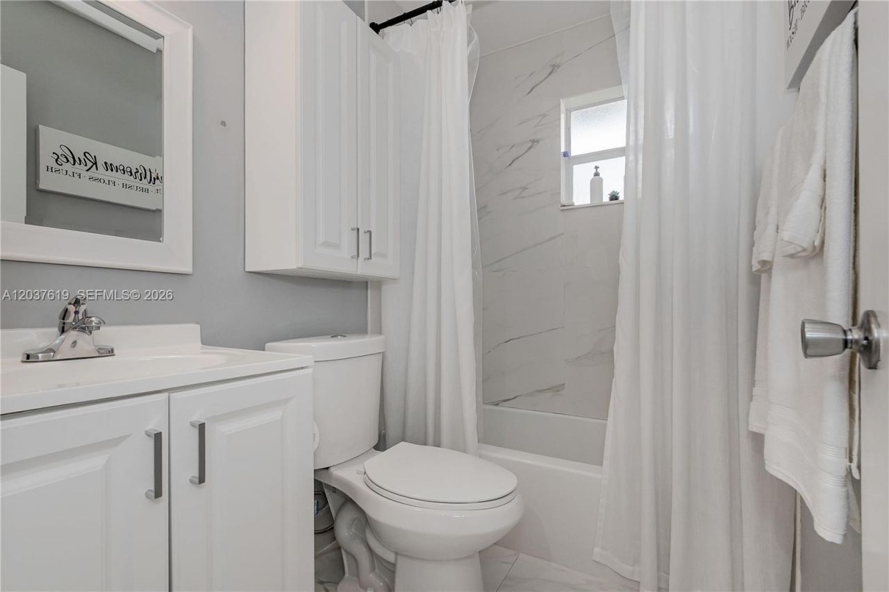 1052 W 79th St , Unit 11, Hialeah, FL 33014 Photo