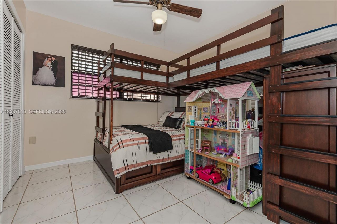 1052 W 79th St , Unit 11, Hialeah, FL 33014 Photo
