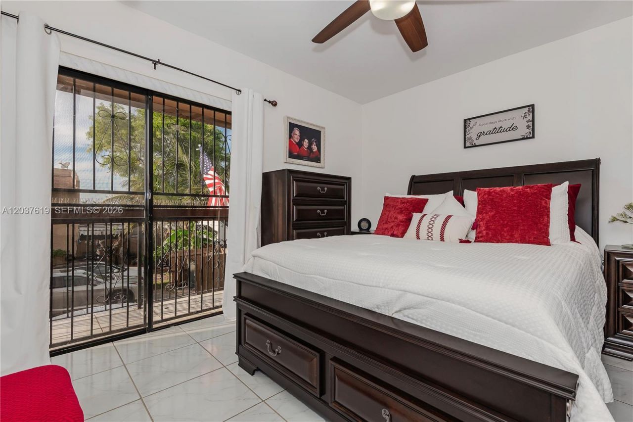1052 W 79th St , Unit 11, Hialeah, FL 33014 Photo