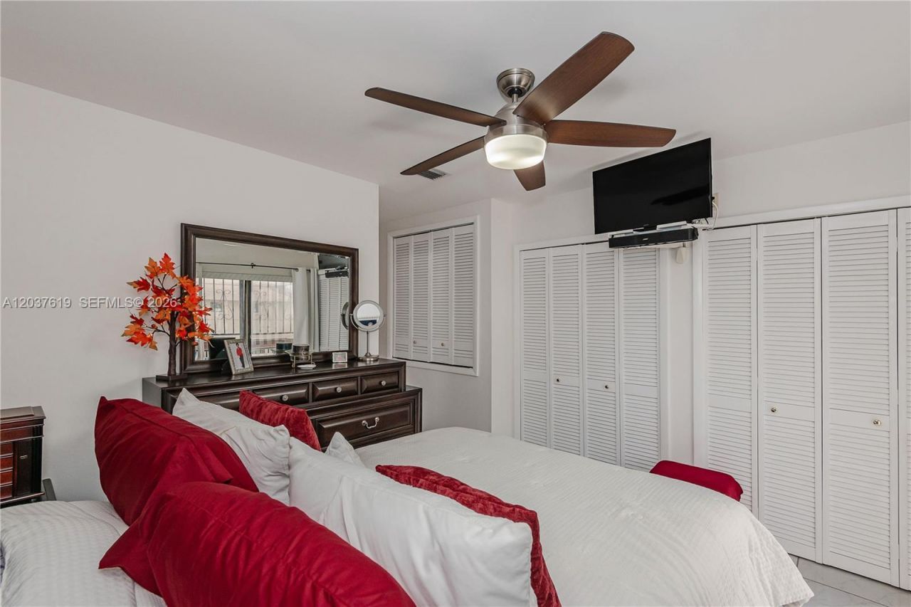 1052 W 79th St , Unit 11, Hialeah, FL 33014 Photo