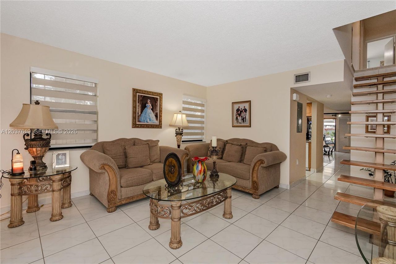 1052 W 79th St , Unit 11, Hialeah, FL 33014 Photo