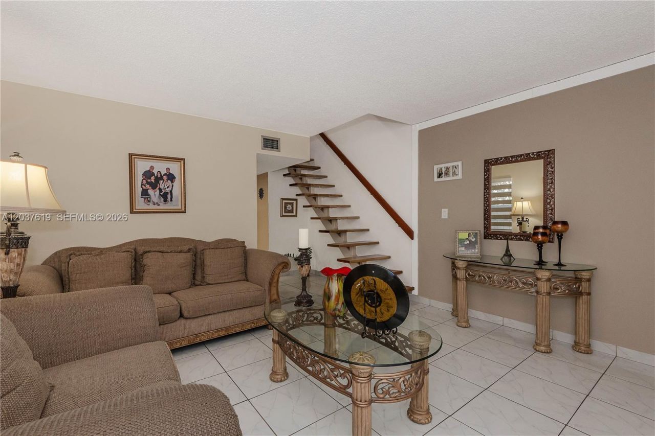 1052 W 79th St , Unit 11, Hialeah, FL 33014 Photo