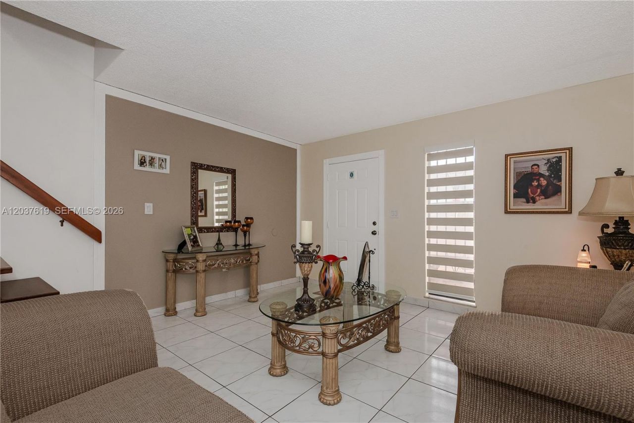 1052 W 79th St , Unit 11, Hialeah, FL 33014 Photo