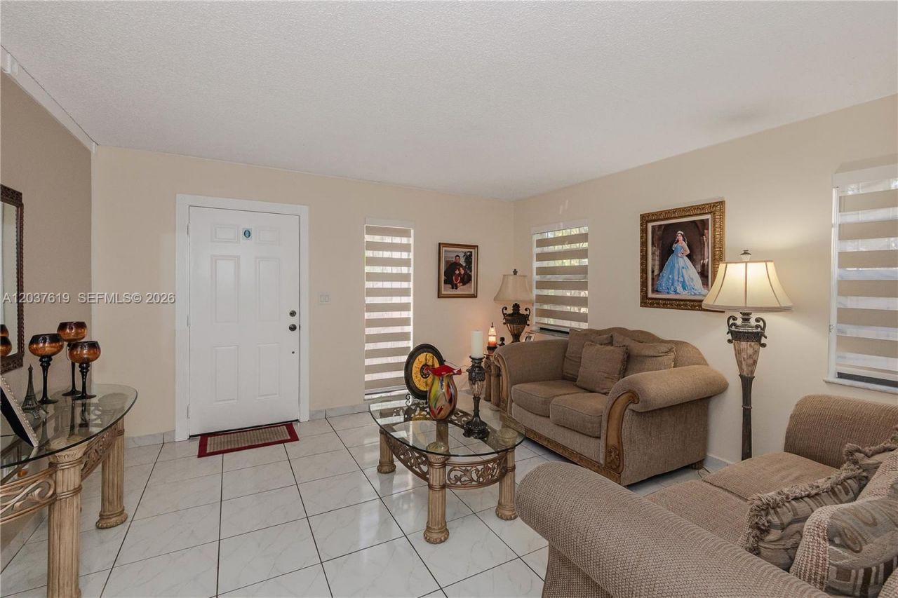1052 W 79th St , Unit 11, Hialeah, FL 33014 Photo