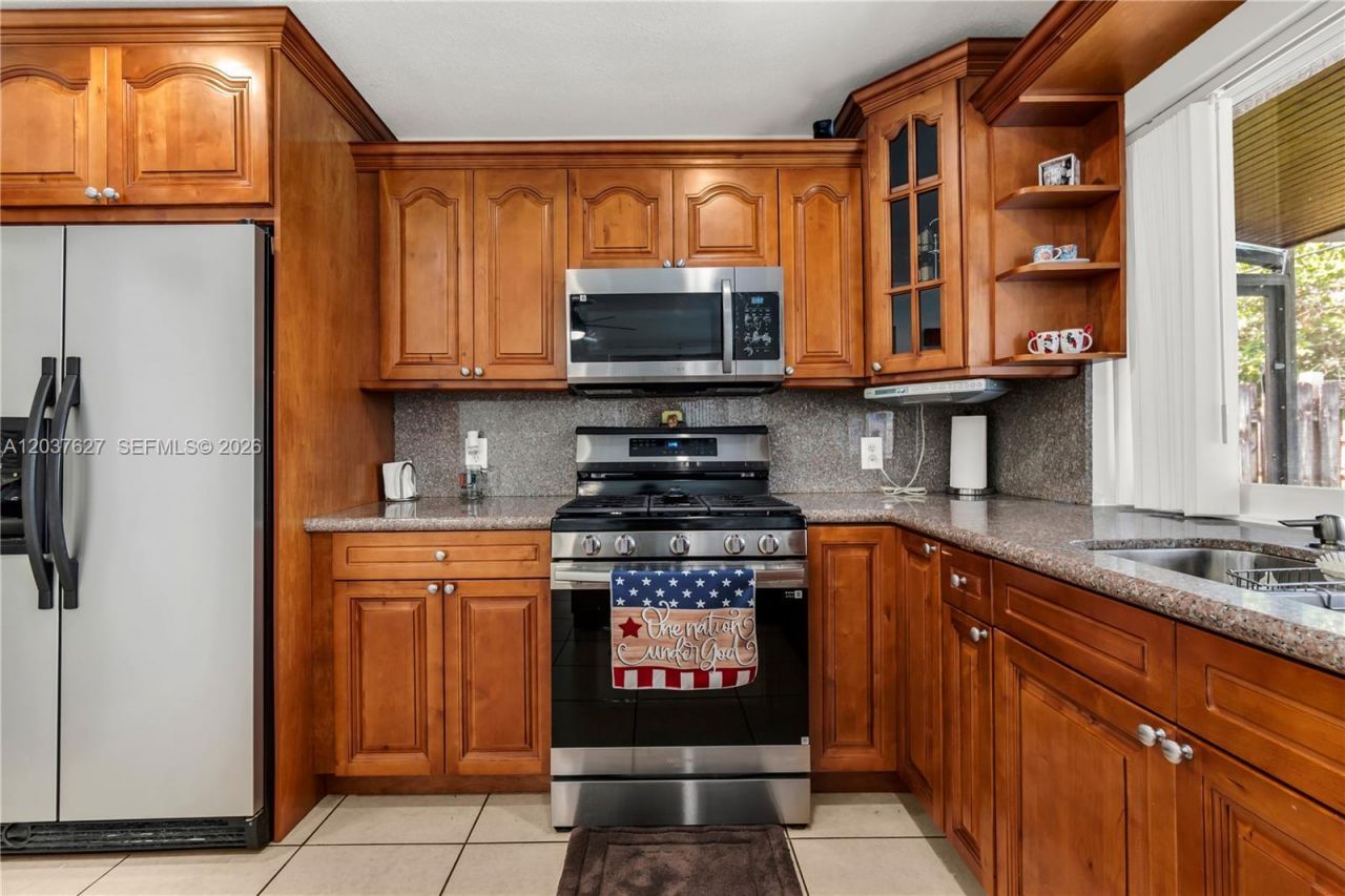 2751 NW 107th Ter, Sunrise, FL 33322 Photo