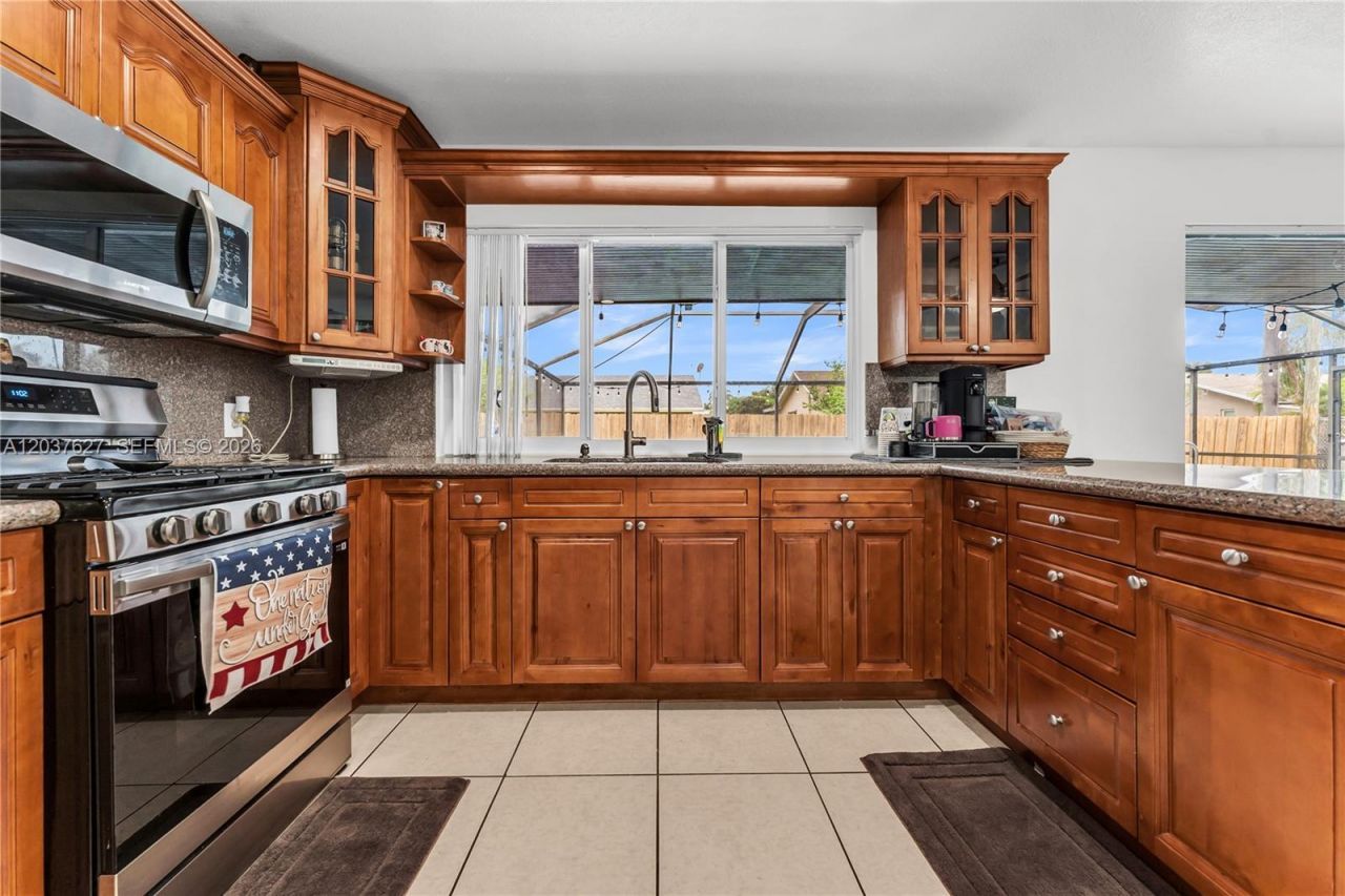 2751 NW 107th Ter, Sunrise, FL 33322 Photo
