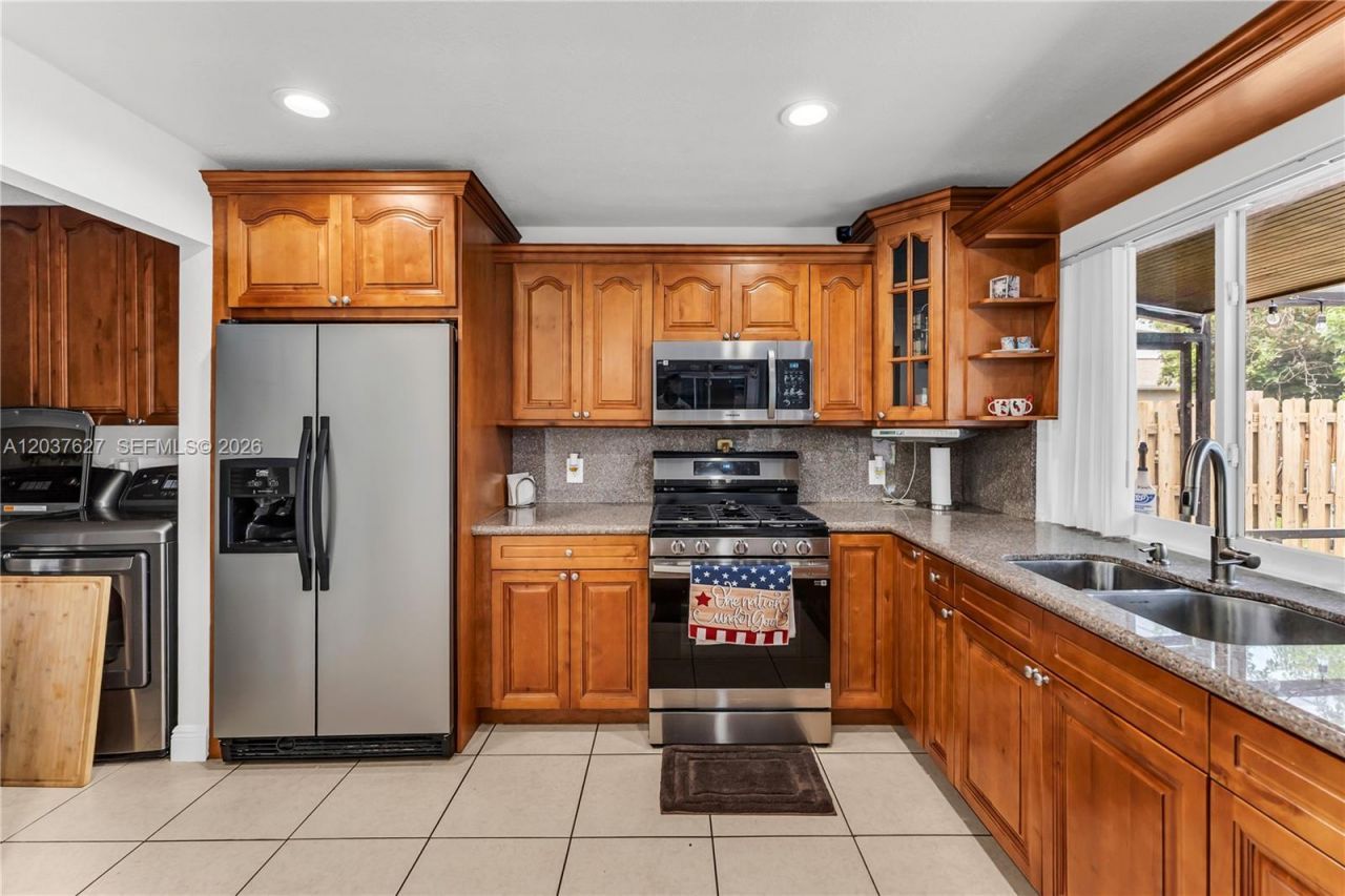 2751 NW 107th Ter, Sunrise, FL 33322 Photo