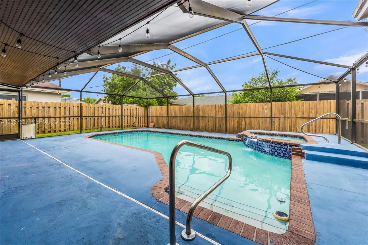 2751 NW 107th Ter, Sunrise, FL 33322 Photo