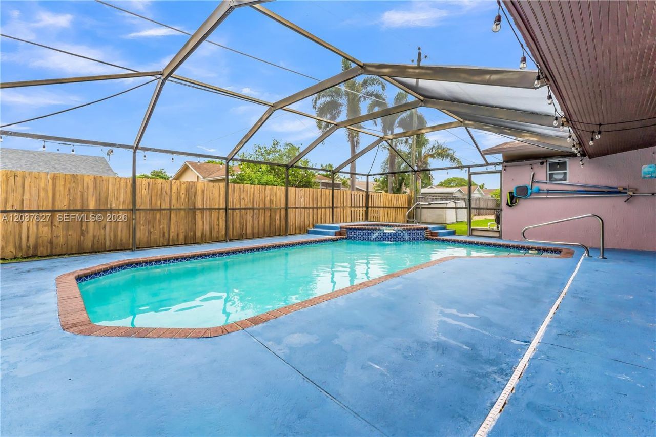2751 NW 107th Ter, Sunrise, FL 33322 Photo