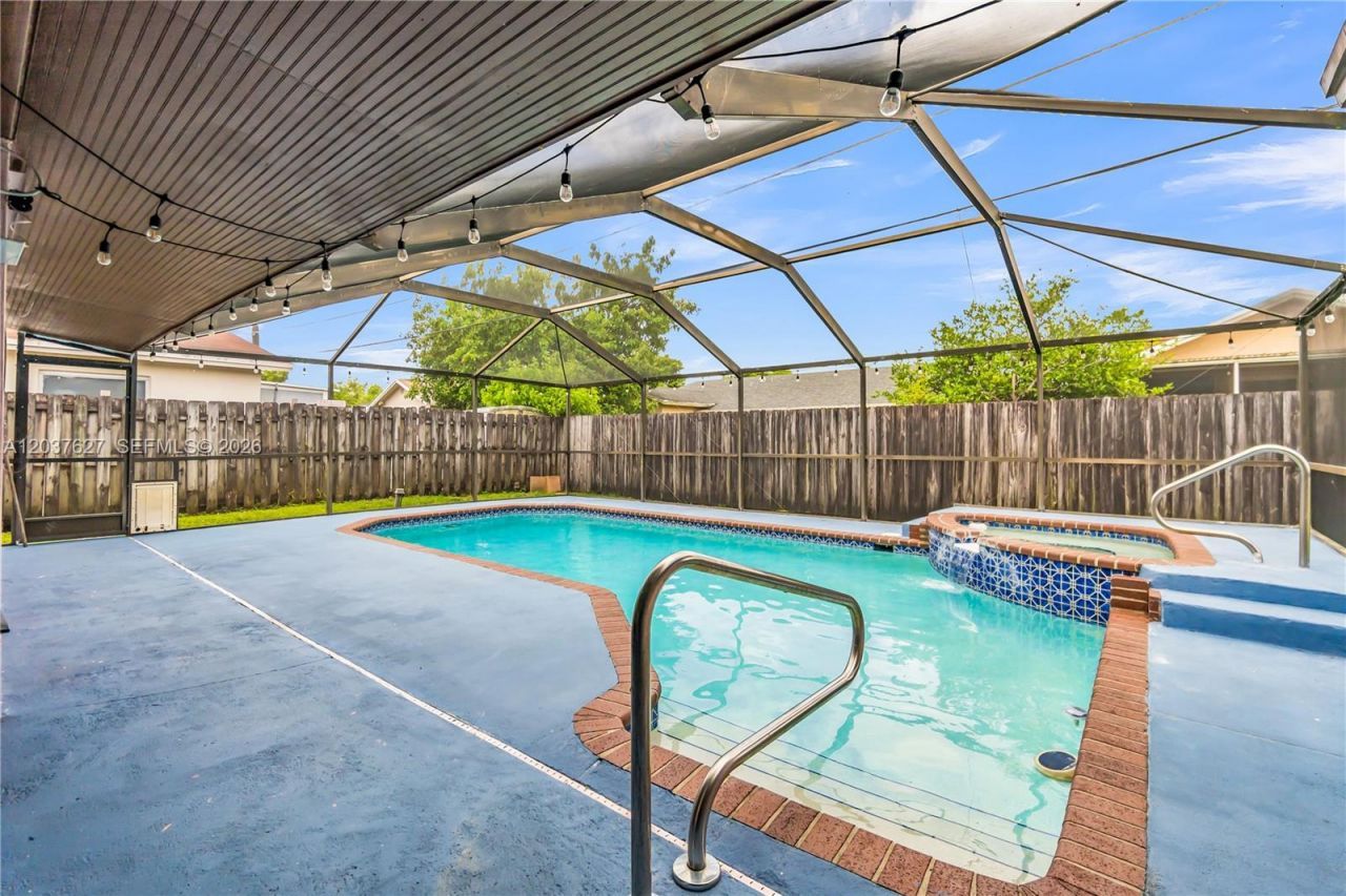 2751 NW 107th Ter, Sunrise, FL 33322 Photo