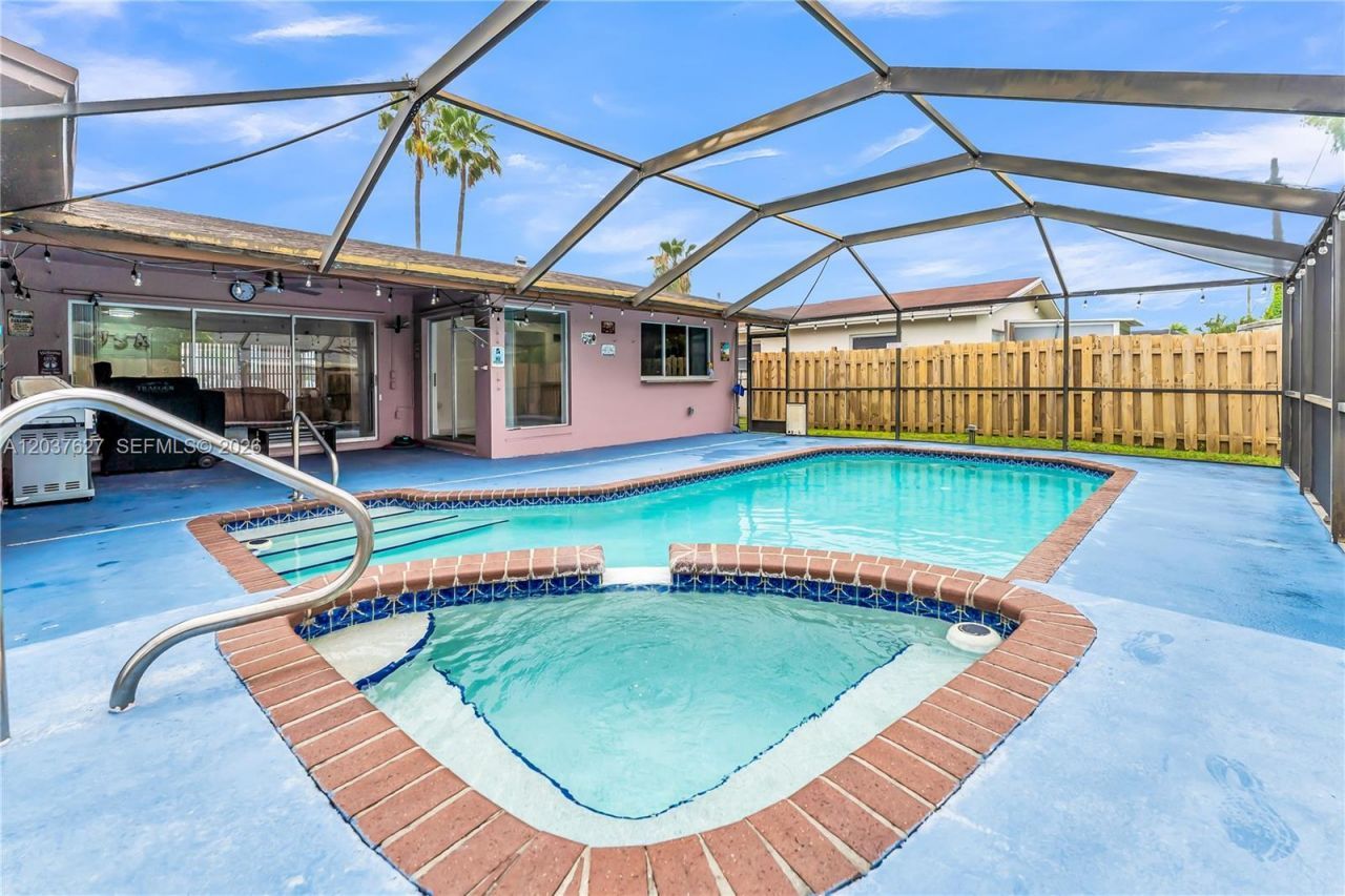 2751 NW 107th Ter, Sunrise, FL 33322 Photo