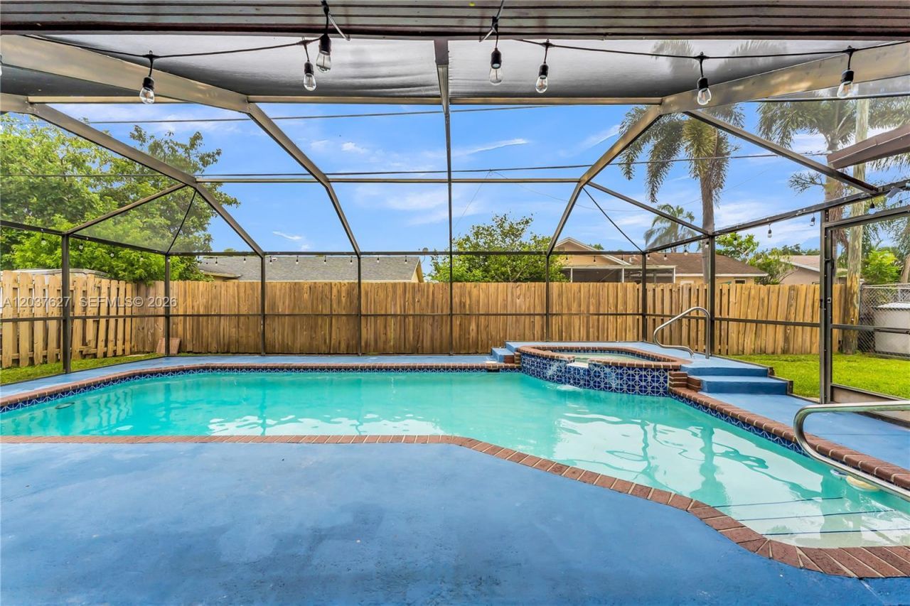 2751 NW 107th Ter, Sunrise, FL 33322 Photo