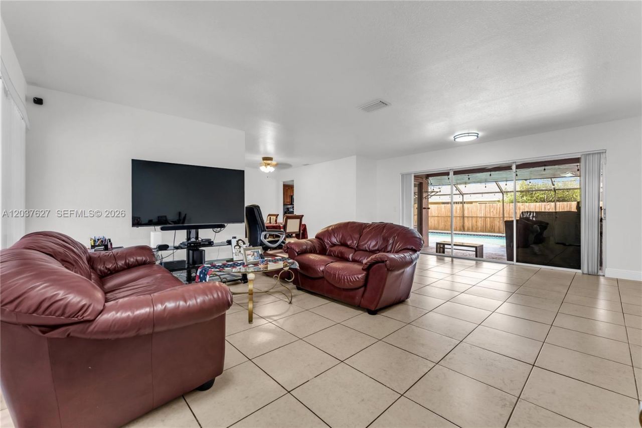 2751 NW 107th Ter, Sunrise, FL 33322 Photo