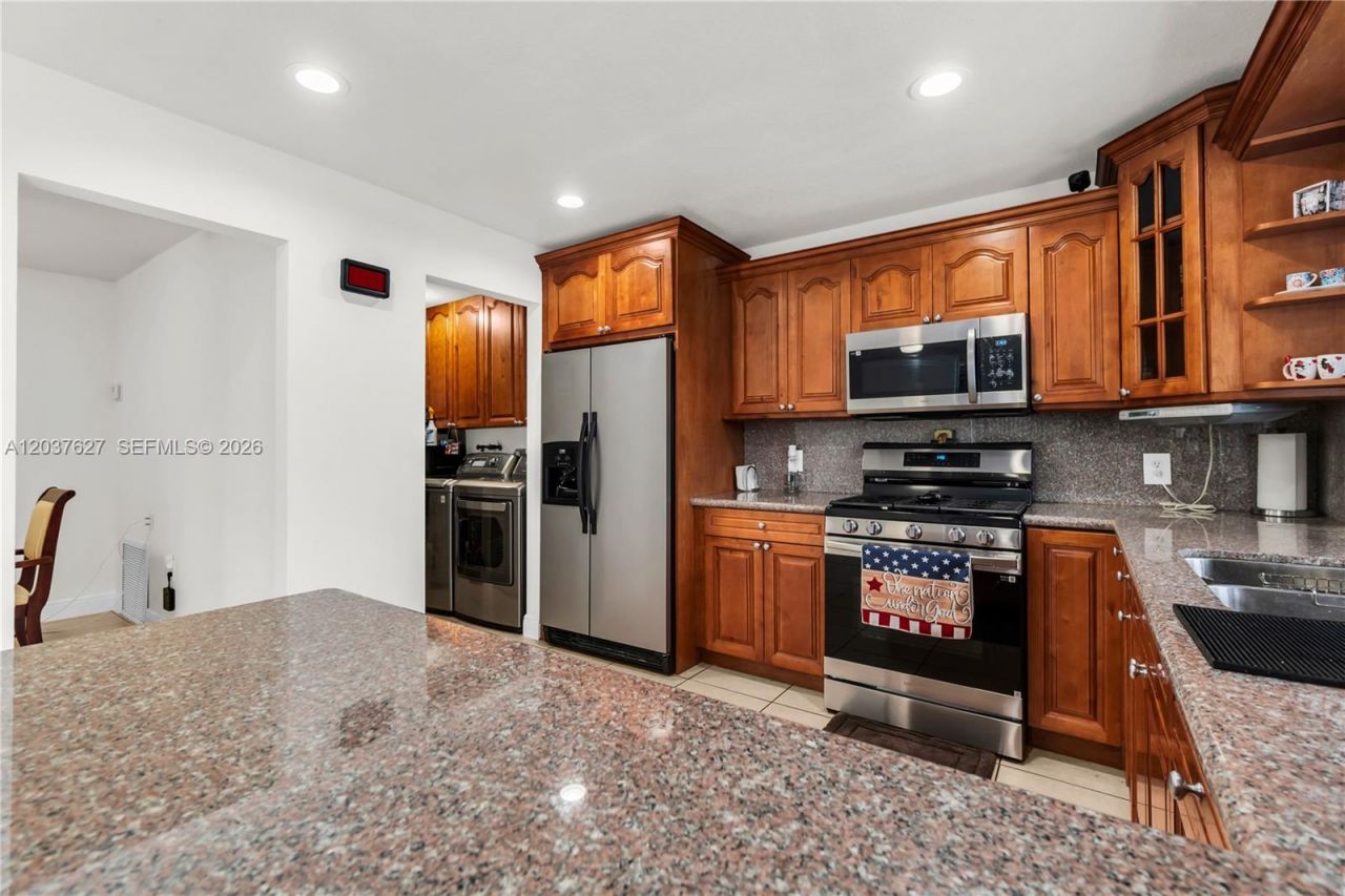 2751 NW 107th Ter, Sunrise, FL 33322 Photo