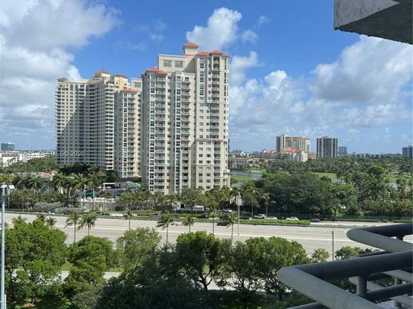 3300 NE 191st St, Unit 1001, Aventura, FL 33180