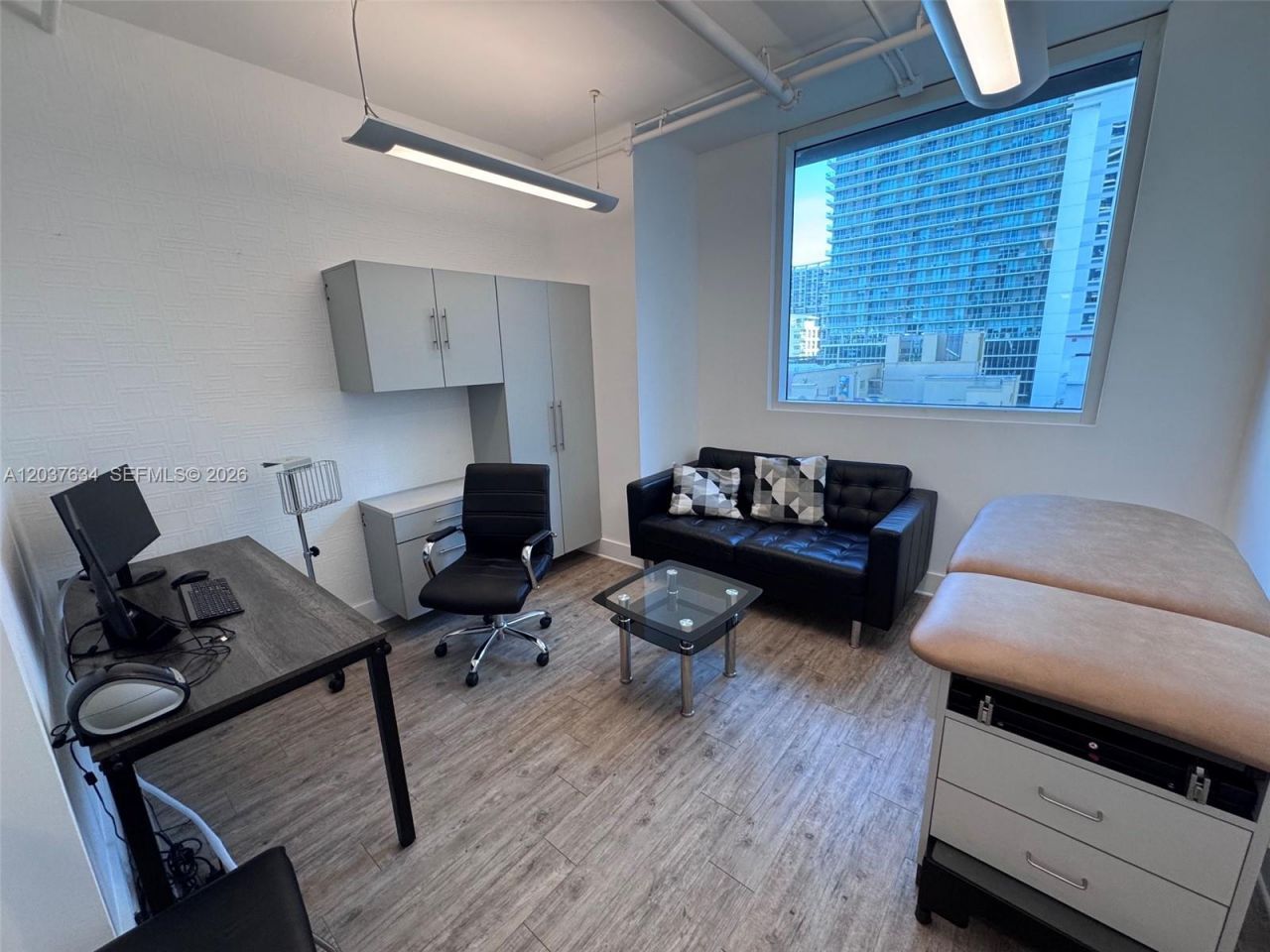 40 SW 13th St , Unit 402, Miami, FL 33130 Photo